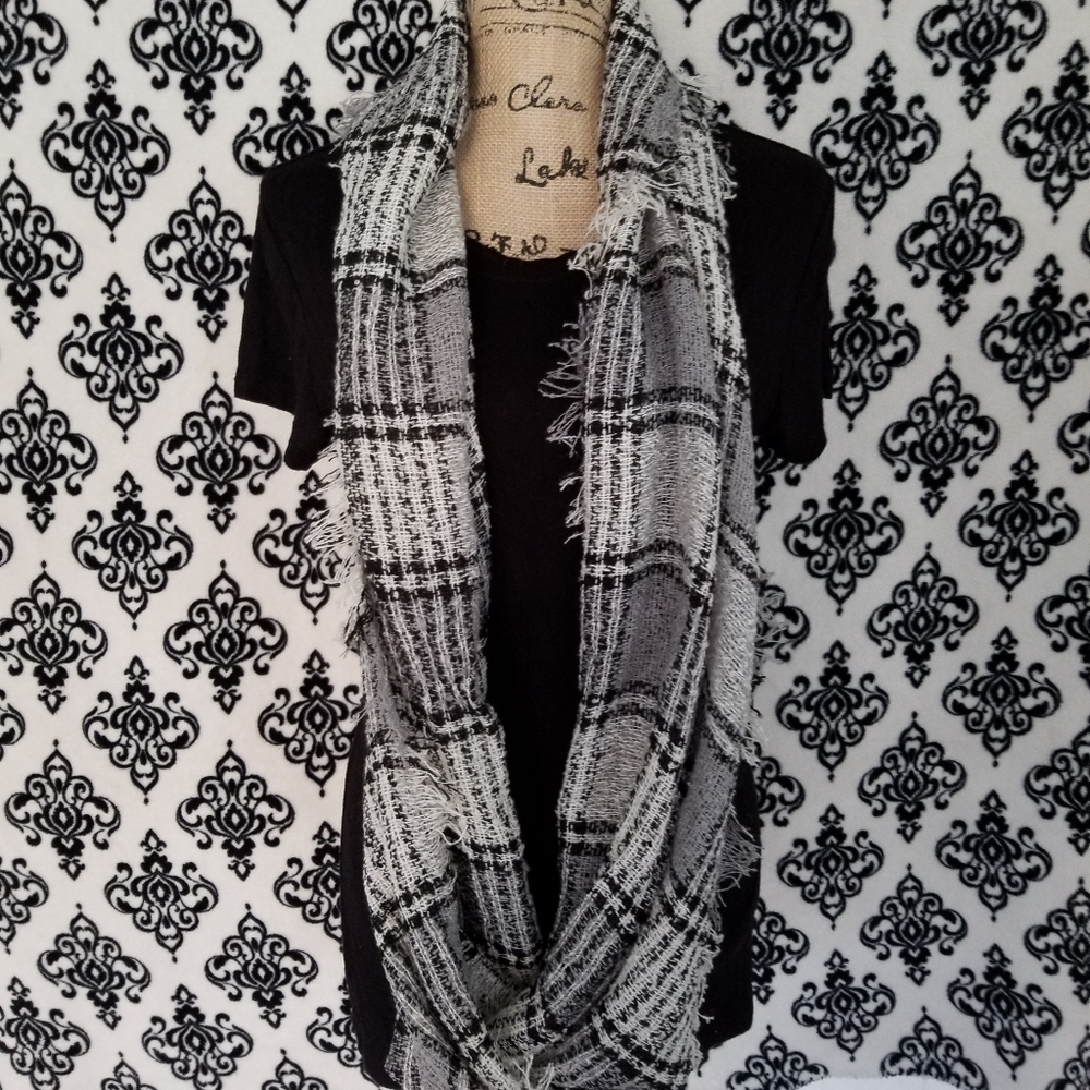 G.H. Bass & Co. Scarf - Picture 3 of 5